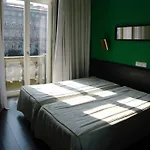 Universal Hotel 2*