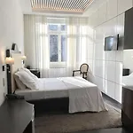 Universal Hotel 2*