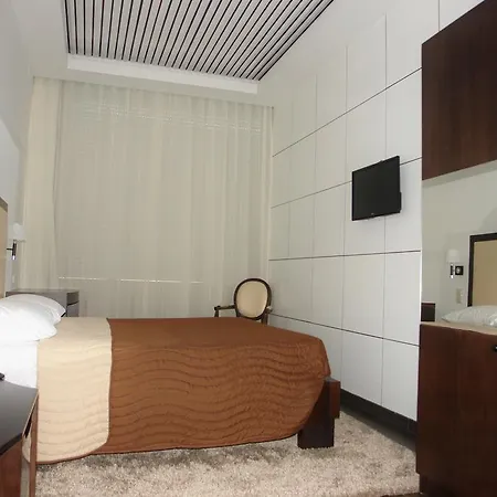 Universal 2* Porto