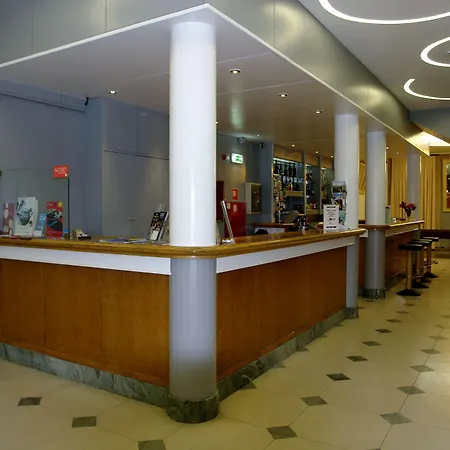 Hotel Universal 2*