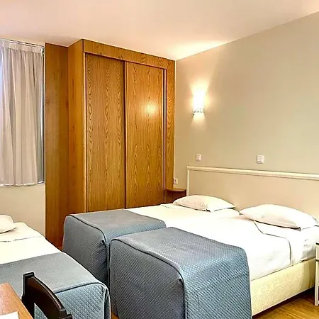 Universal Hotel 2*