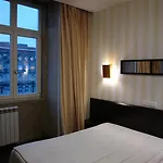 Universal 2* פורטו