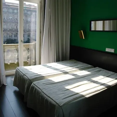Universal Hotel 2*