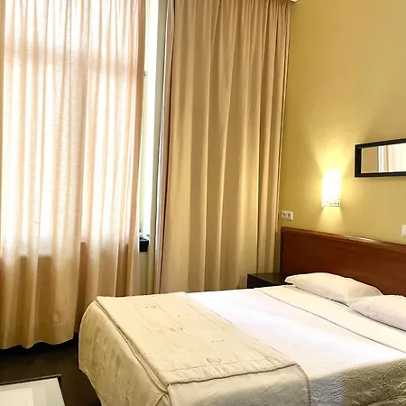 Hotel Universal 2*