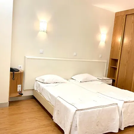 Hotel Universal 2*